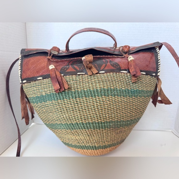 Vintage Handbags - Vintage Boho Woven Tooled Leather Tote Beach Jute Bag Purse